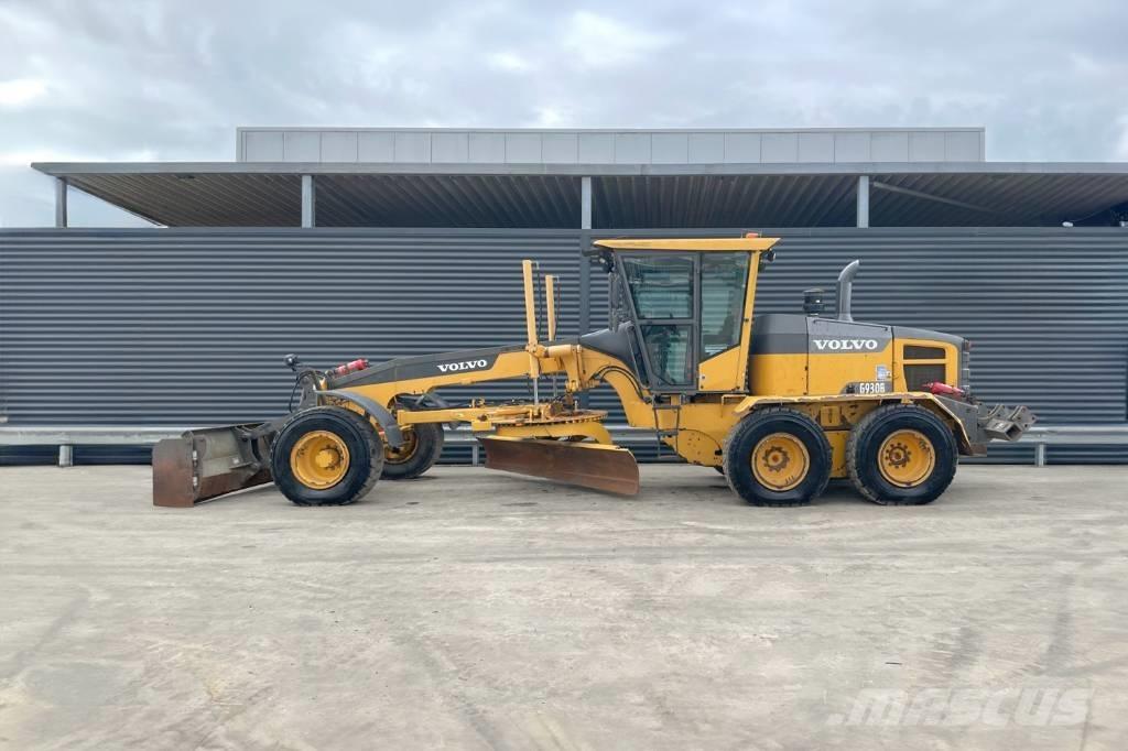 Volvo G 930R 平土機