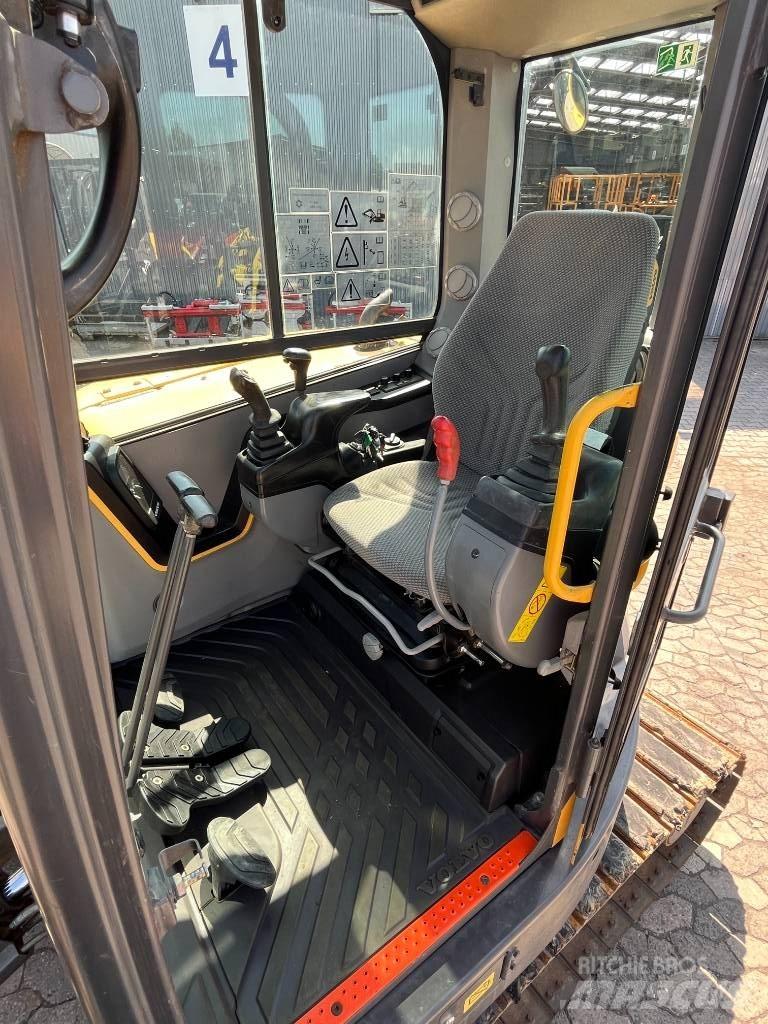 Volvo ECR 58 D 小型挖土機/掘鑿機<7t(小型挖掘機)
