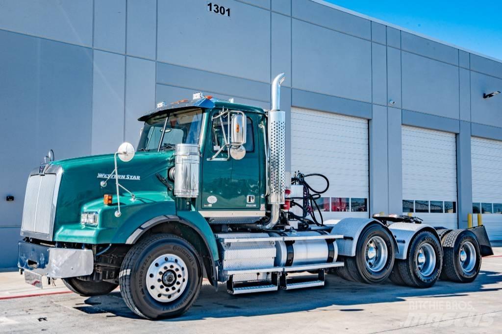 Western Star 4900 SB 曳引機組件