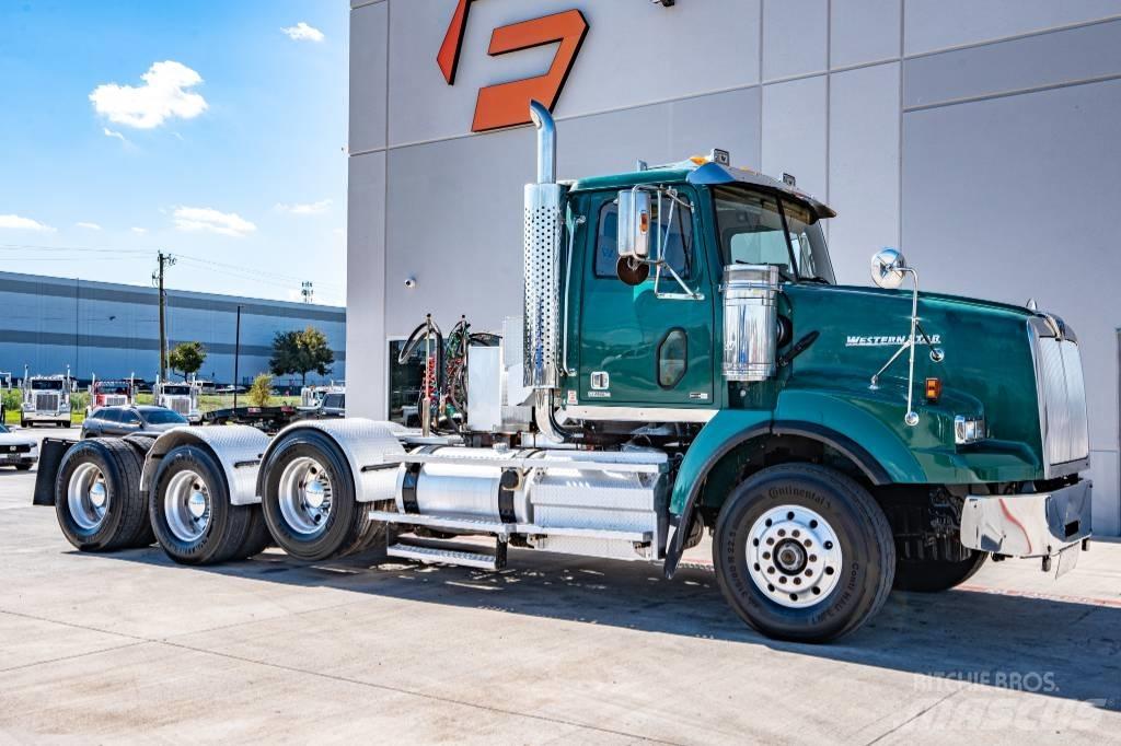 Western Star 4900 SB 曳引機組件
