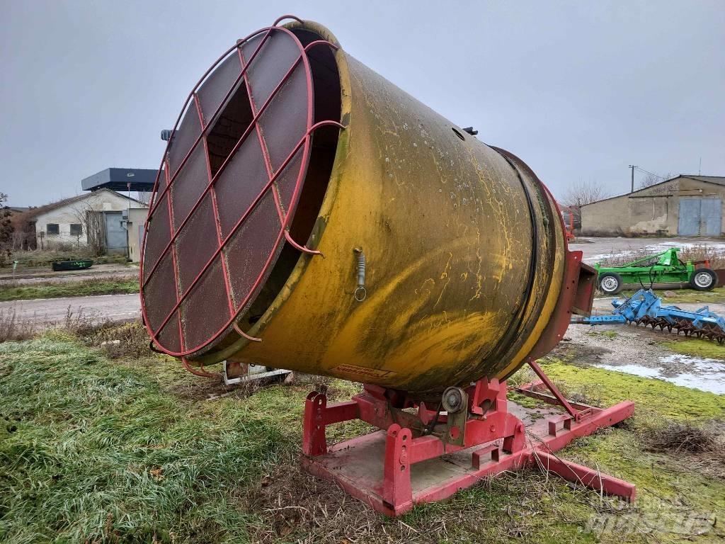 TEAGLE TOMAHAWK 505M 草捆撕碎機、切割機、拆袋機