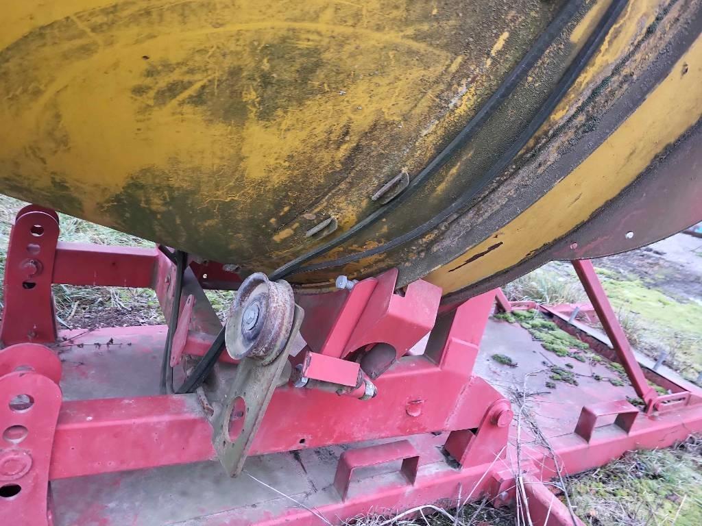 TEAGLE TOMAHAWK 505M 草捆撕碎機、切割機、拆袋機