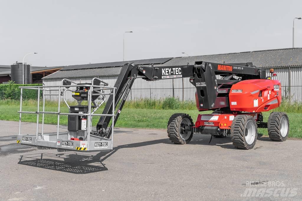 Manitou 200 ATJ e 曲臂高空作業車