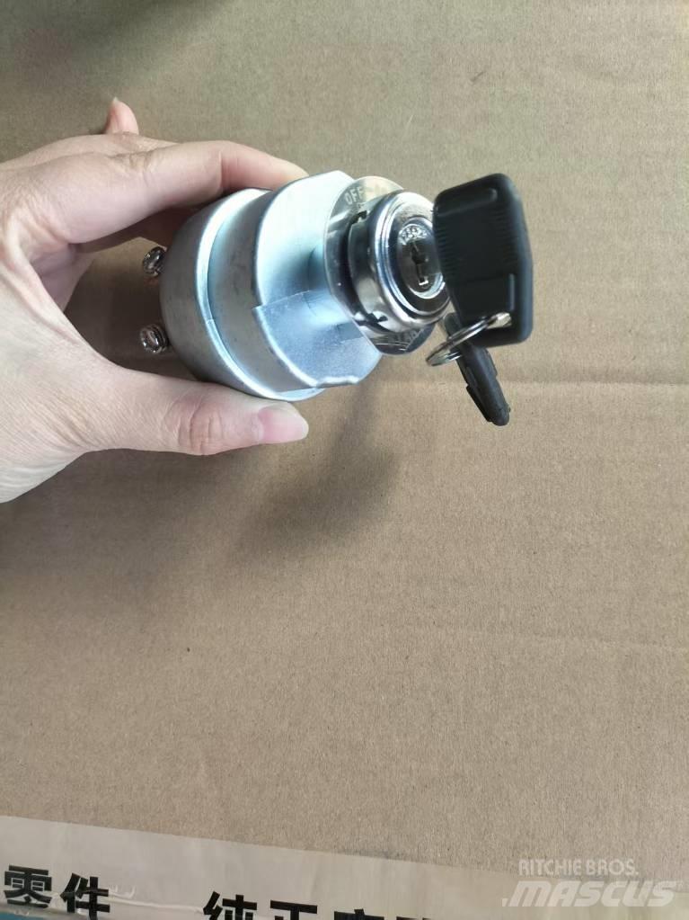 Shantui sd22 駕駛室與內部