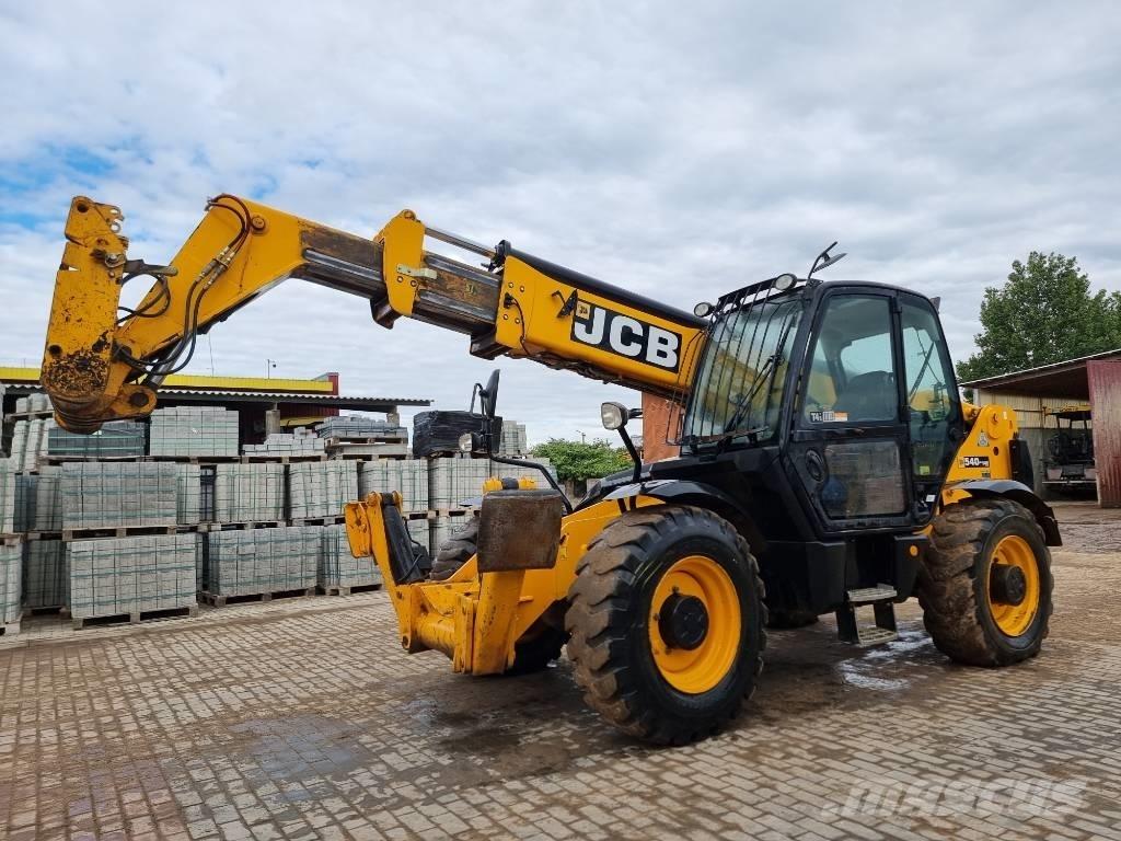 JCB 540-140 伸縮臂操作車