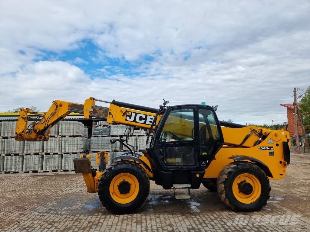 JCB 540-140 伸縮臂操作車