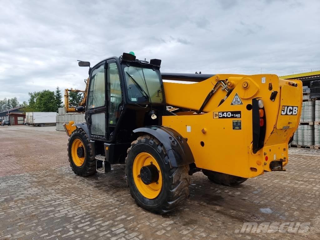 JCB 540-140 伸縮臂操作車
