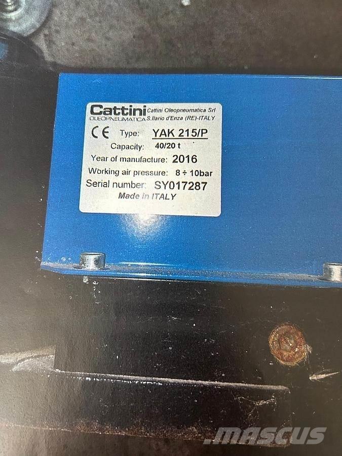  Berner YAK 215/P 其他物料運輸工具