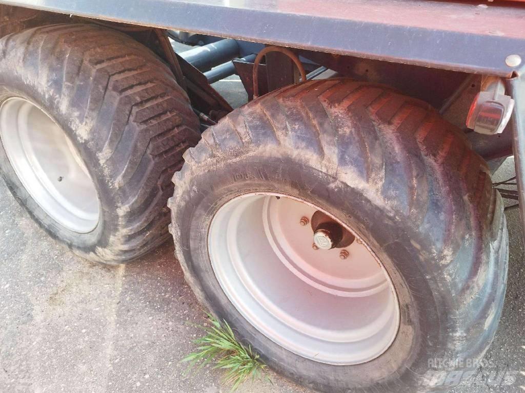 Kuhn VBP 2160 圓型牧草打包機