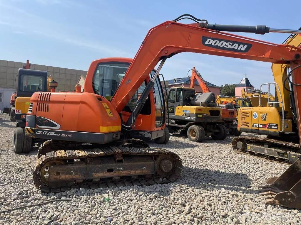 Doosan DX 85 中型挖土機/掘鑿機/挖掘機 7t-12t