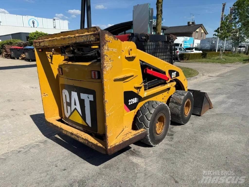 CAT 226B3 Turbo 滑移轉向裝載機
