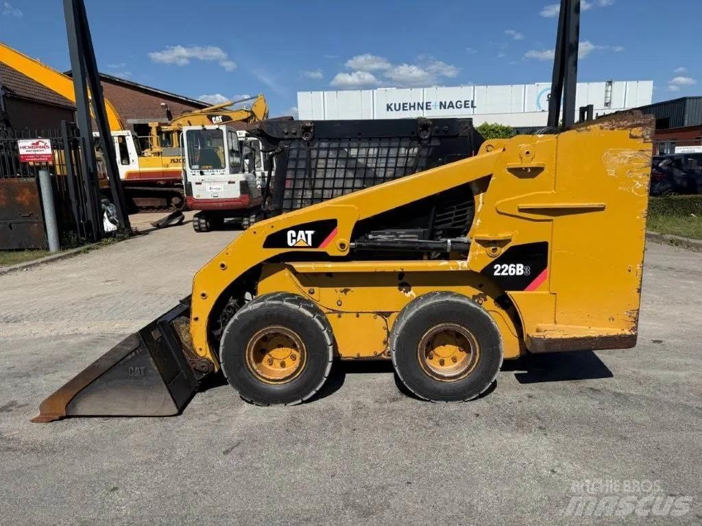 CAT 226B3 Turbo 滑移轉向裝載機