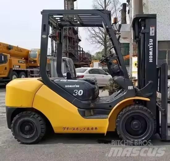 Komatsu 30 柴油卡車