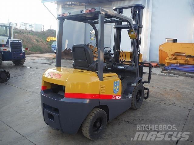 TCM FD25T3 柴油卡車