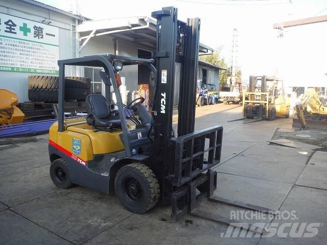 TCM FD25T3 柴油卡車