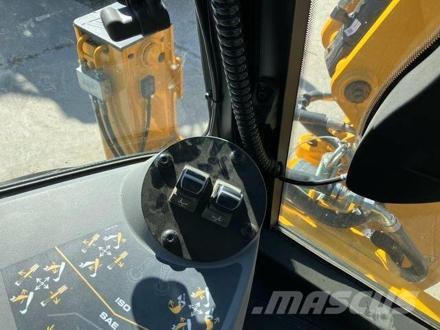 JCB 3CX Plus AEC 反鏟裝載機