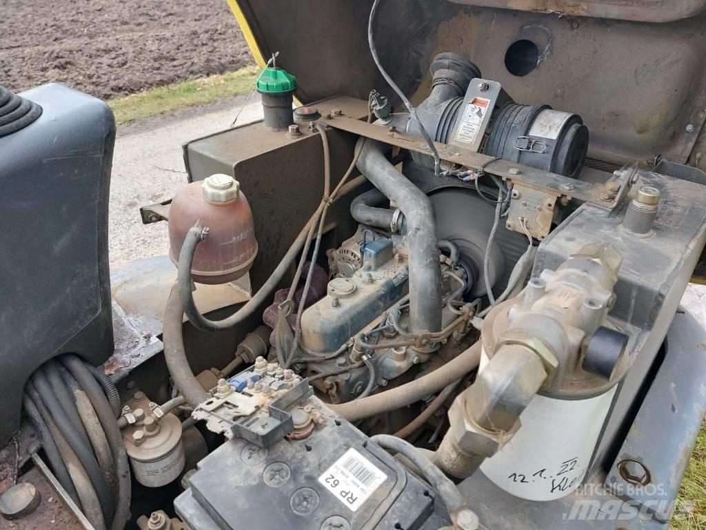 Ausa D 85 AH A 側卸礦車