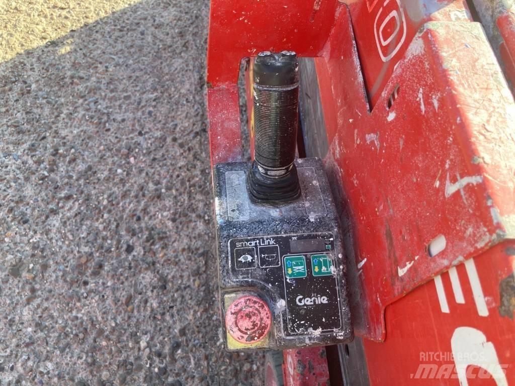 Manitou 100 SEC 剪式升降機