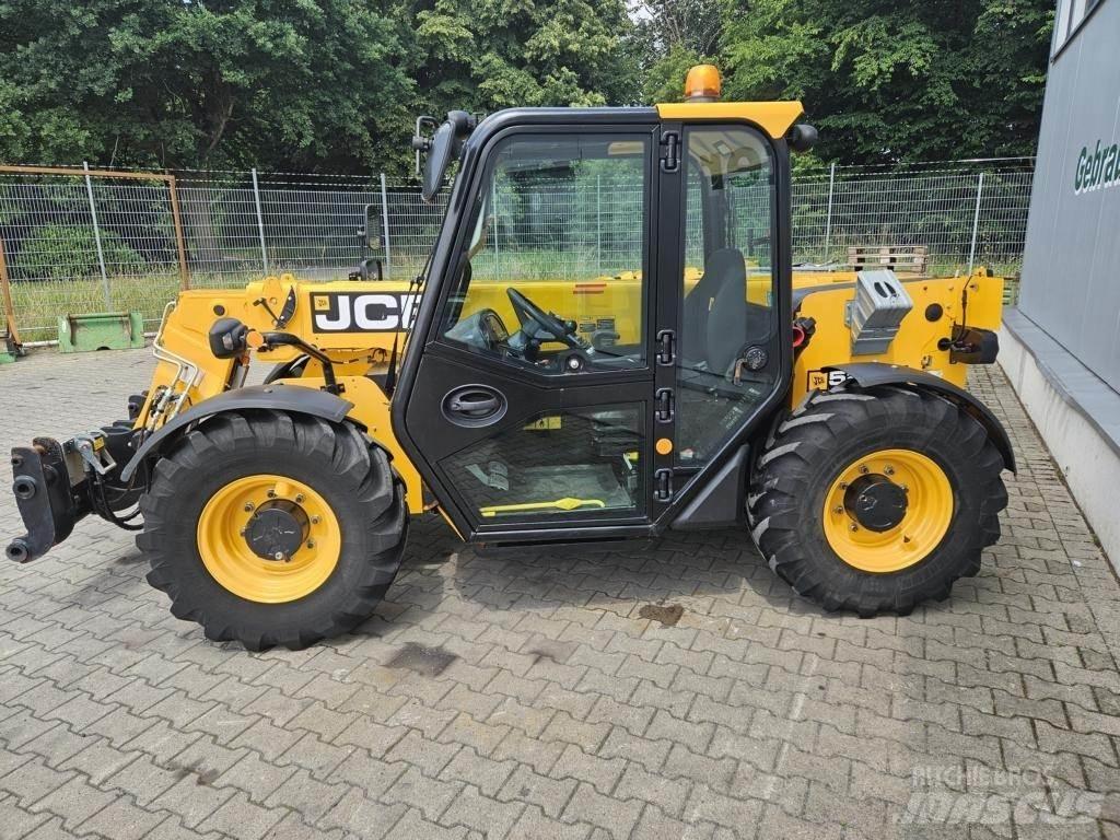 JCB 525-60 伸縮臂操作車
