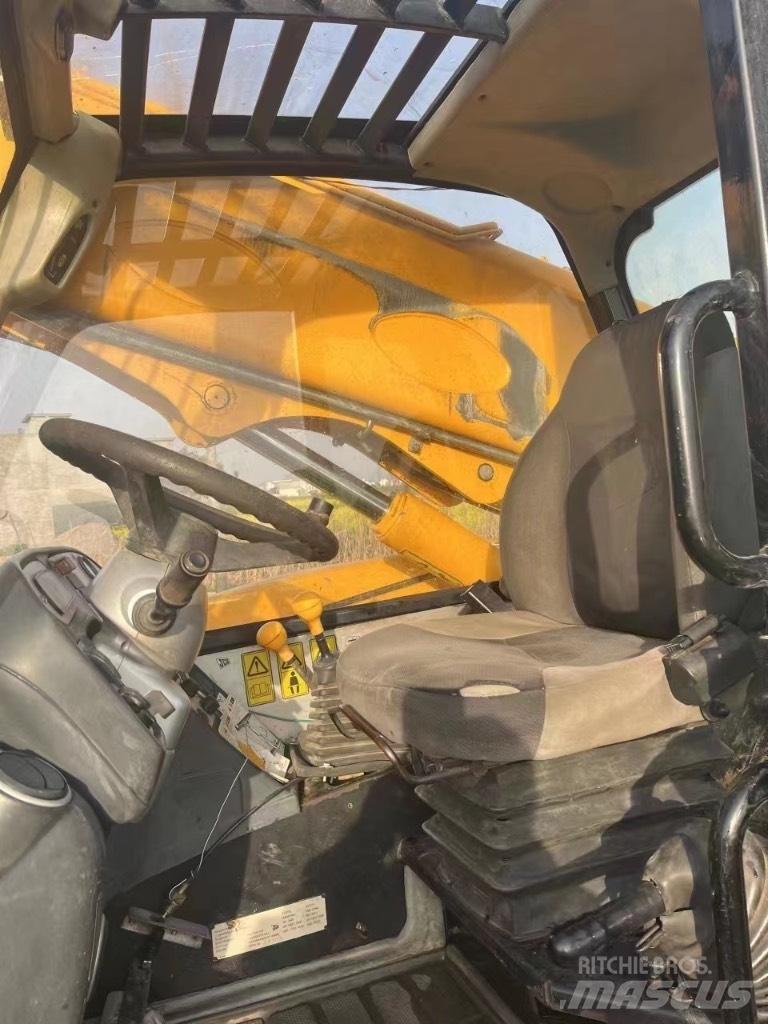 JCB 535-95 伸縮臂操作車