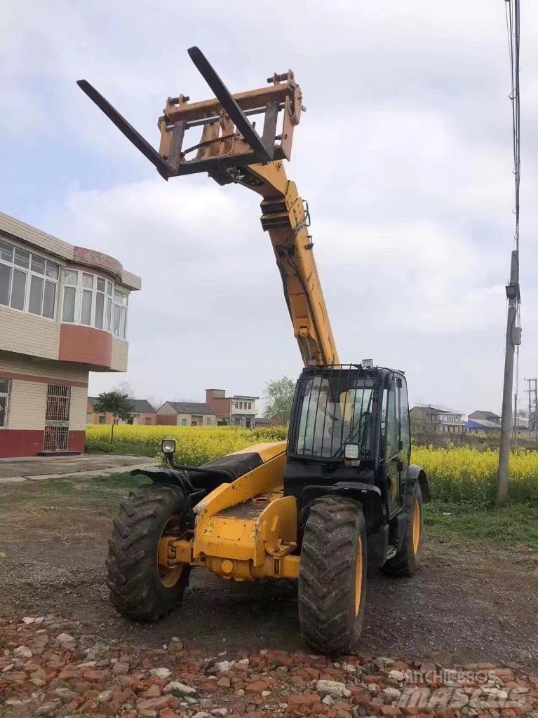 JCB 535-95 伸縮臂操作車