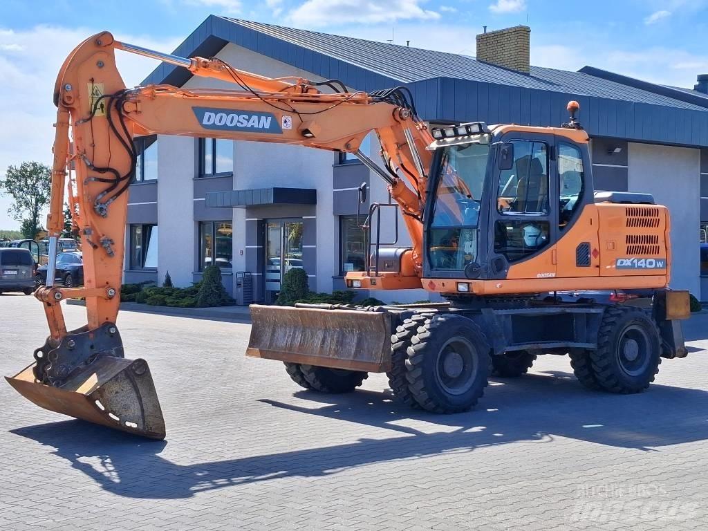 Doosan DX 140 W-3 旋轉式挖土機/掘鑿機/挖掘機