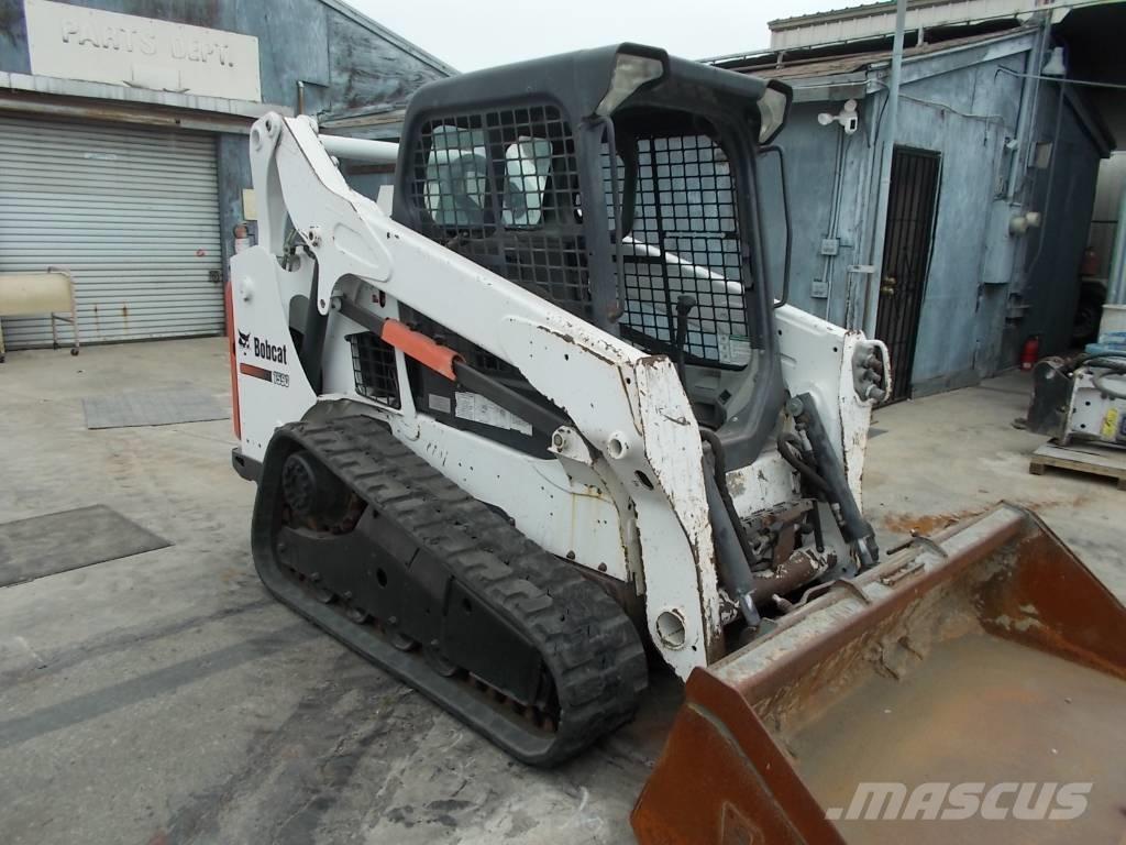 Bobcat T590 滑移轉向裝載機