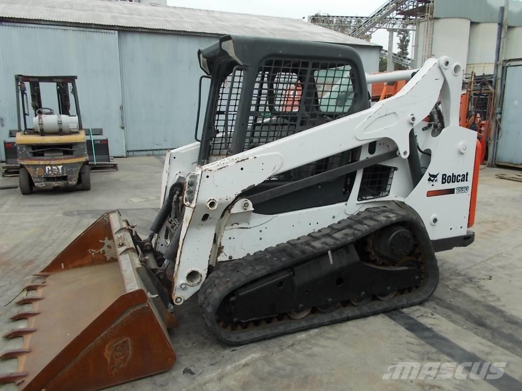 Bobcat T590 滑移轉向裝載機