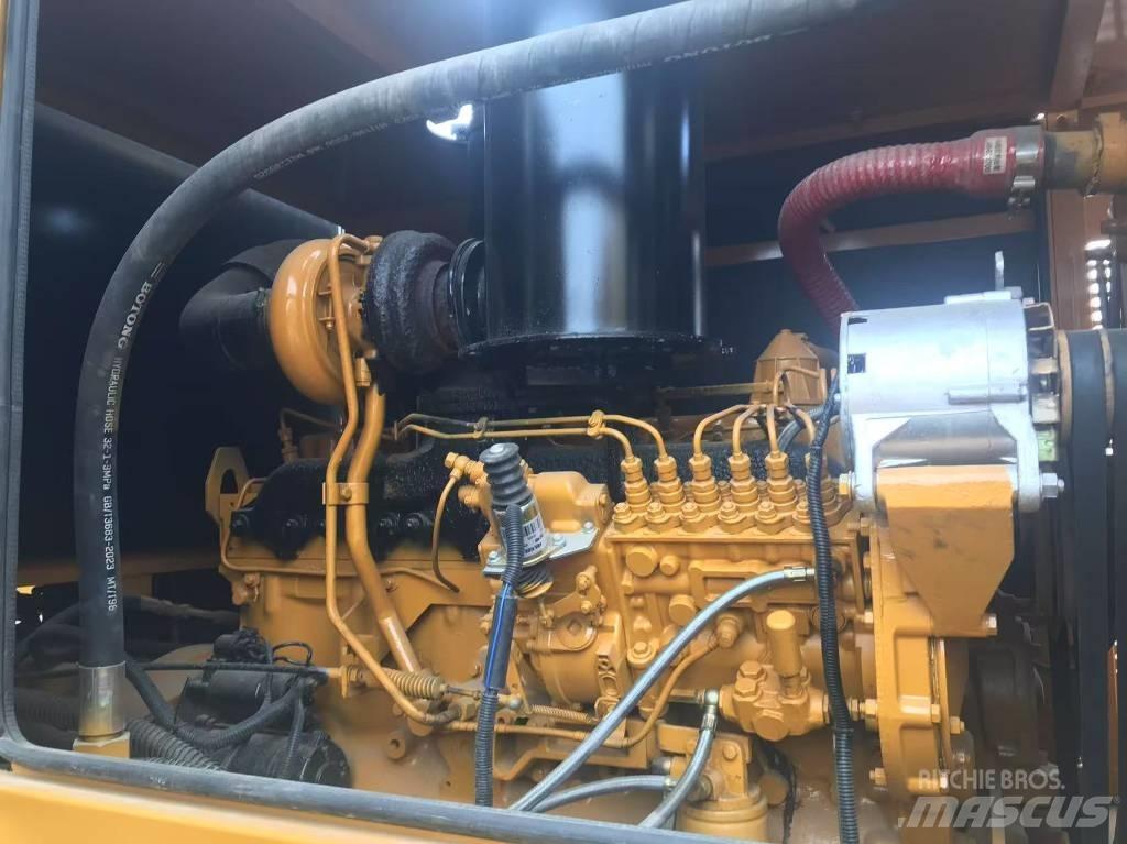 CAT 140k 平土機