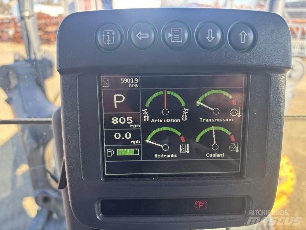 DEERE 872G 平土機