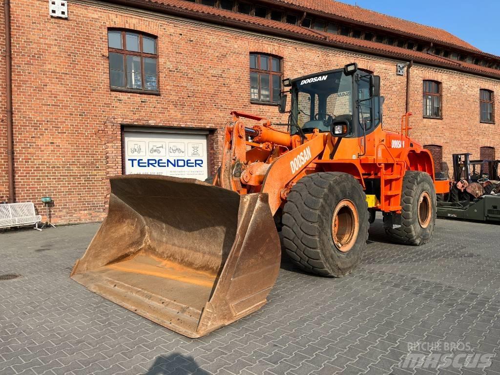 Doosan DL 300 輪胎式裝載機