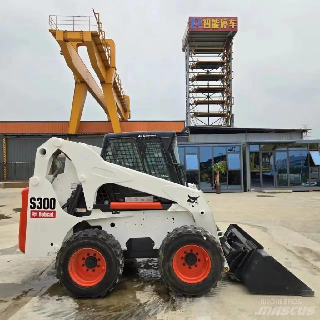 Bobcat S 300 滑移轉向裝載機