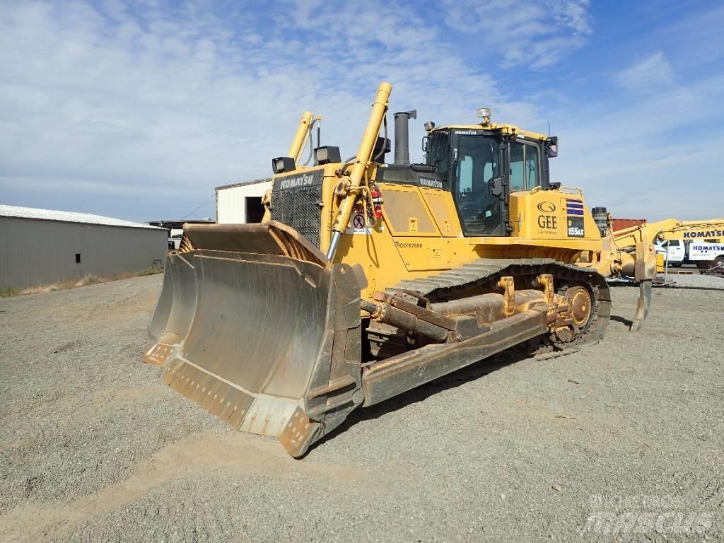 Komatsu D155AX-8 履帶推土機