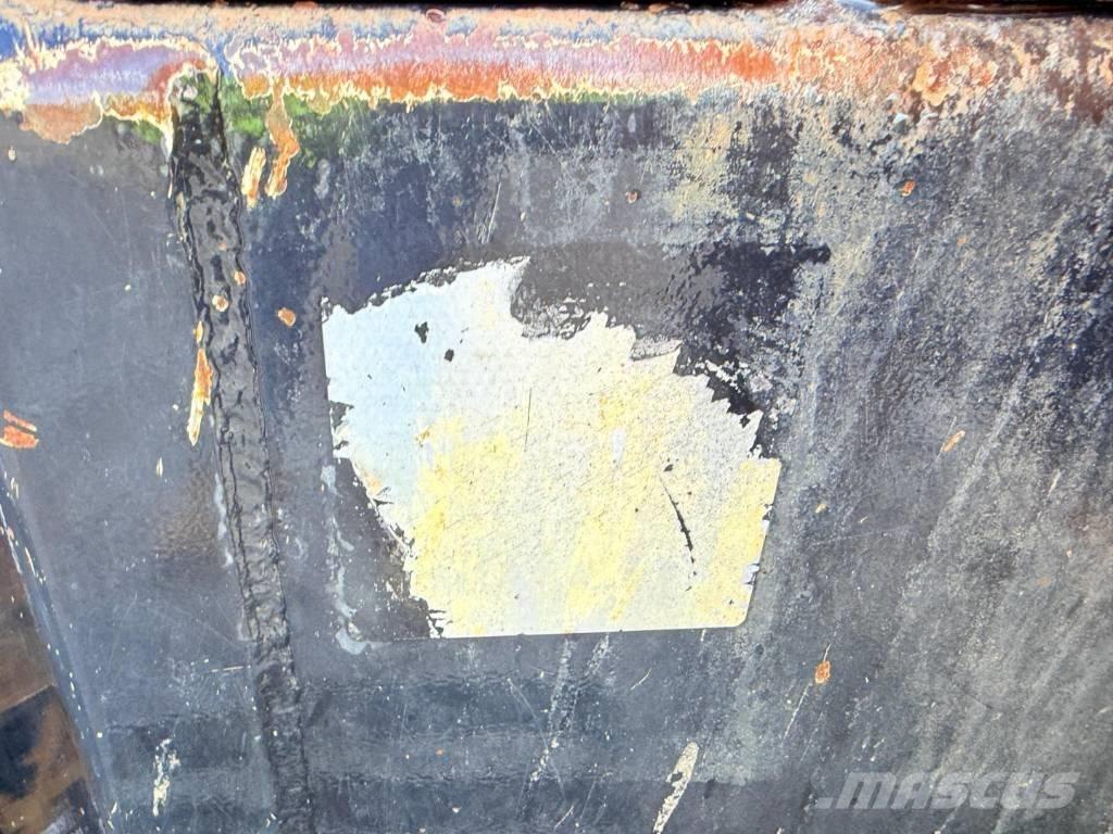 JCB 3 TST 側卸礦車