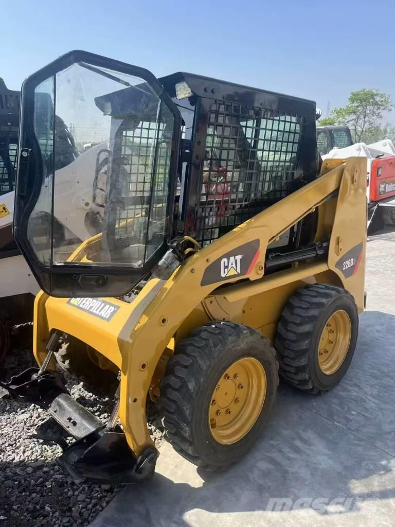CAT 226 B 3 滑移轉向裝載機
