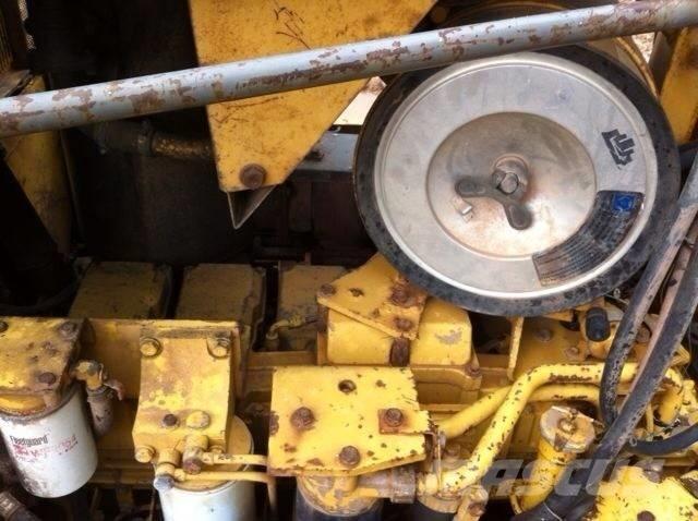 Komatsu D 155a-3 履帶推土機