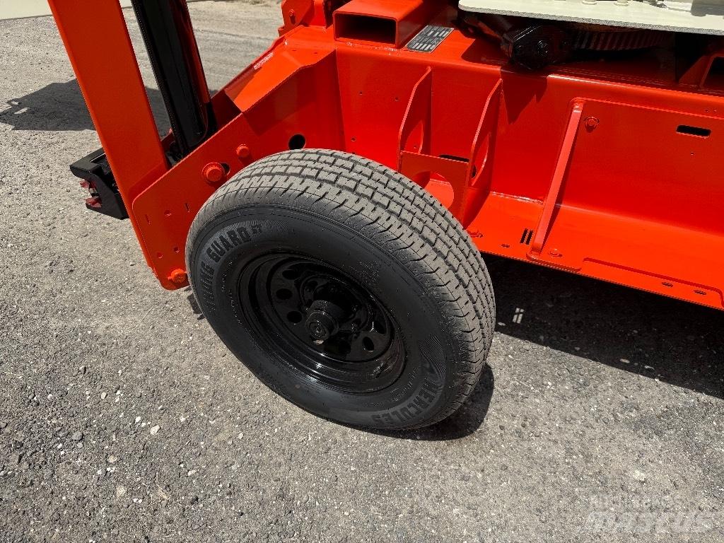 JLG T 500 J 拖車裝載高空作業平台