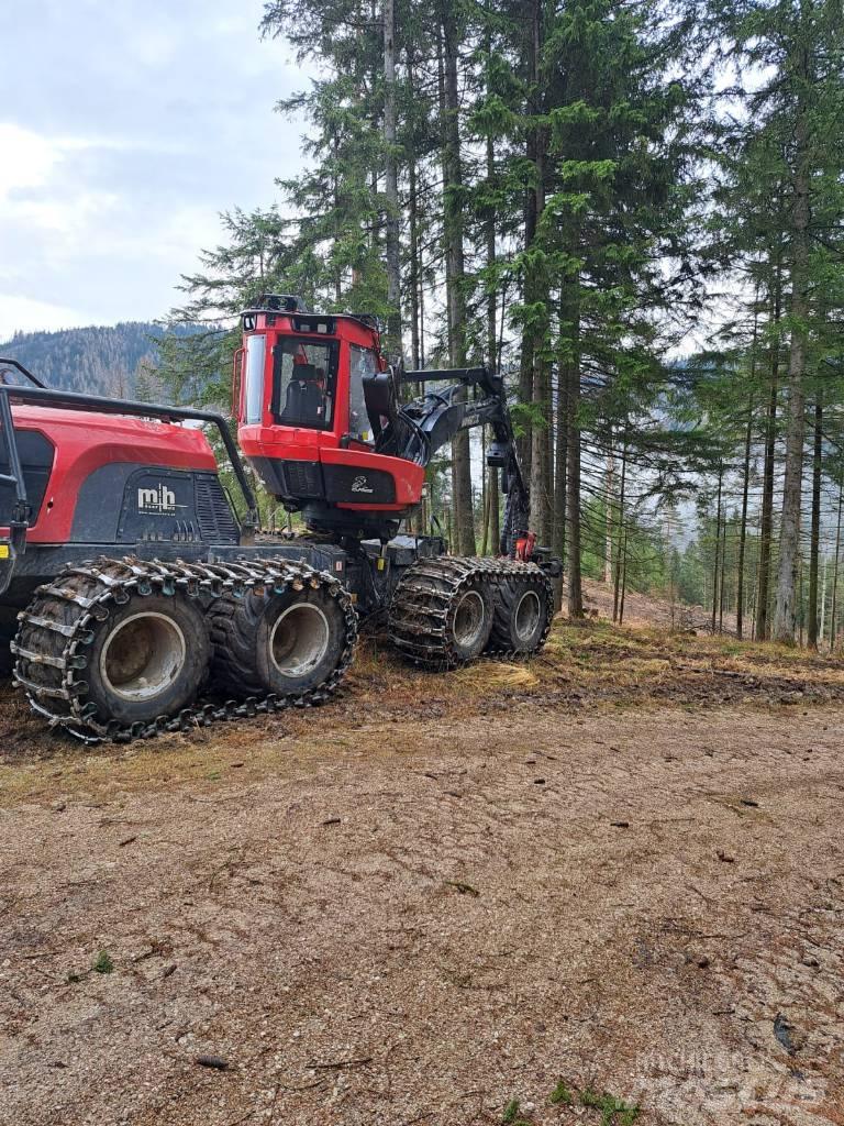 Komatsu 931 XC 收穫機