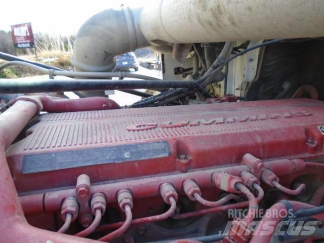 Western Star 4900 SA 曳引機組件