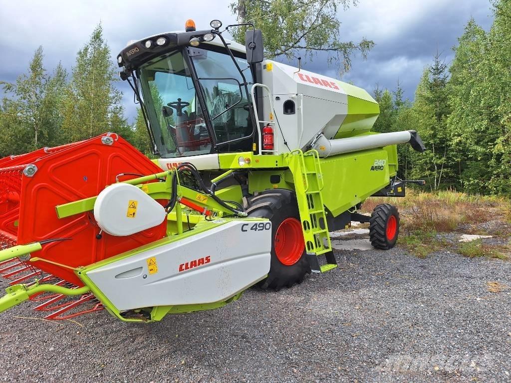 CLAAS Avero 240 聯合收穫機