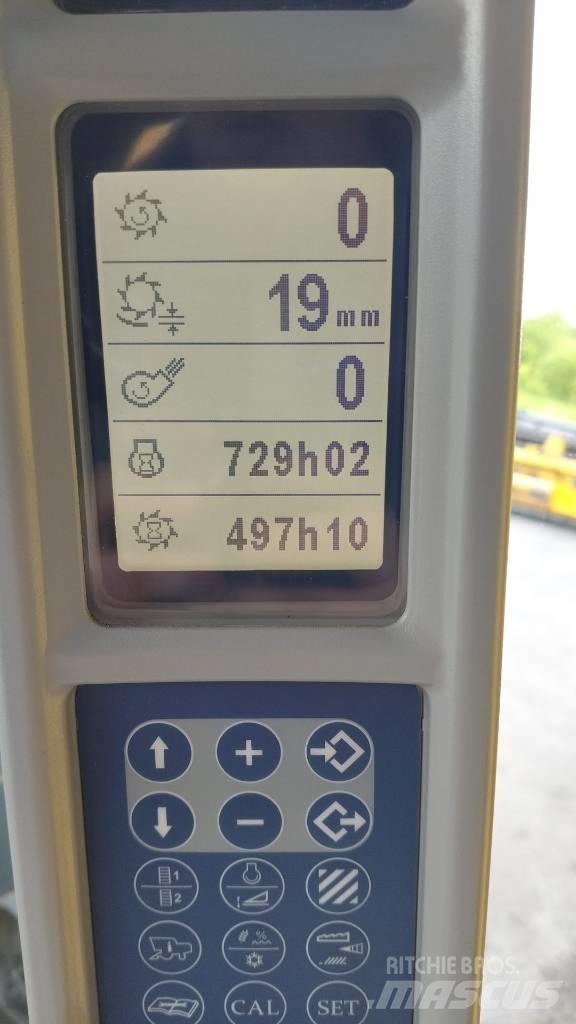 New Holland TC 5070 聯合收穫機
