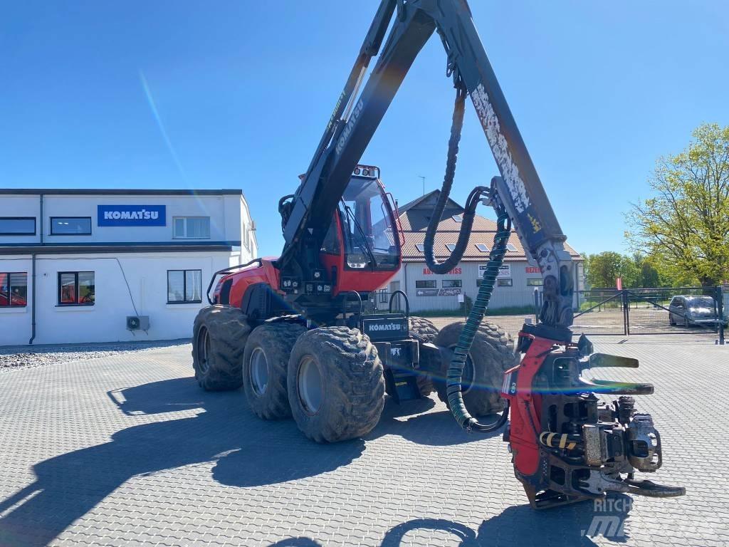 Komatsu 911 收穫機