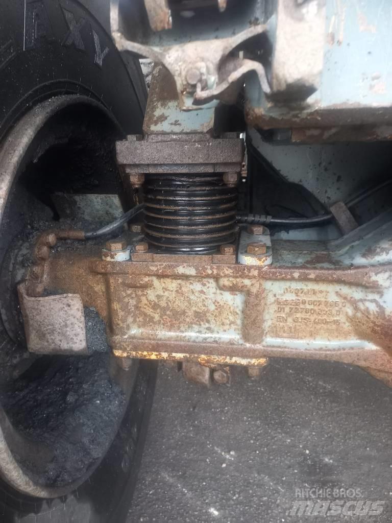 Terex TA 300 鉸接式起吊車