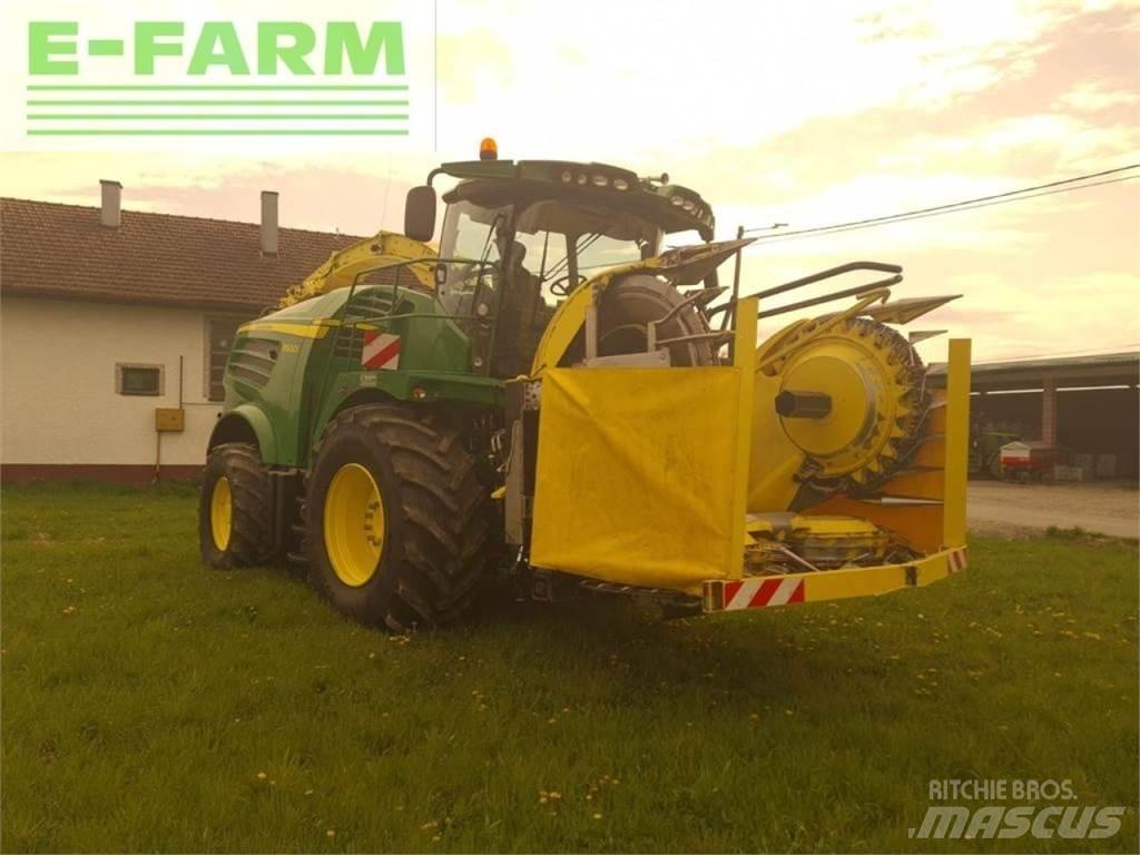 John Deere 8600 i 自走式飼料採集機