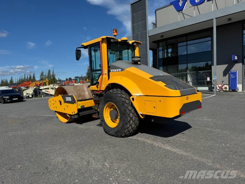 Volvo SD 135 B 單輪滾壓機