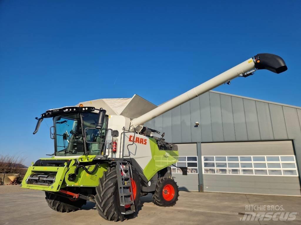 CLAAS Trion 750 聯合收穫機