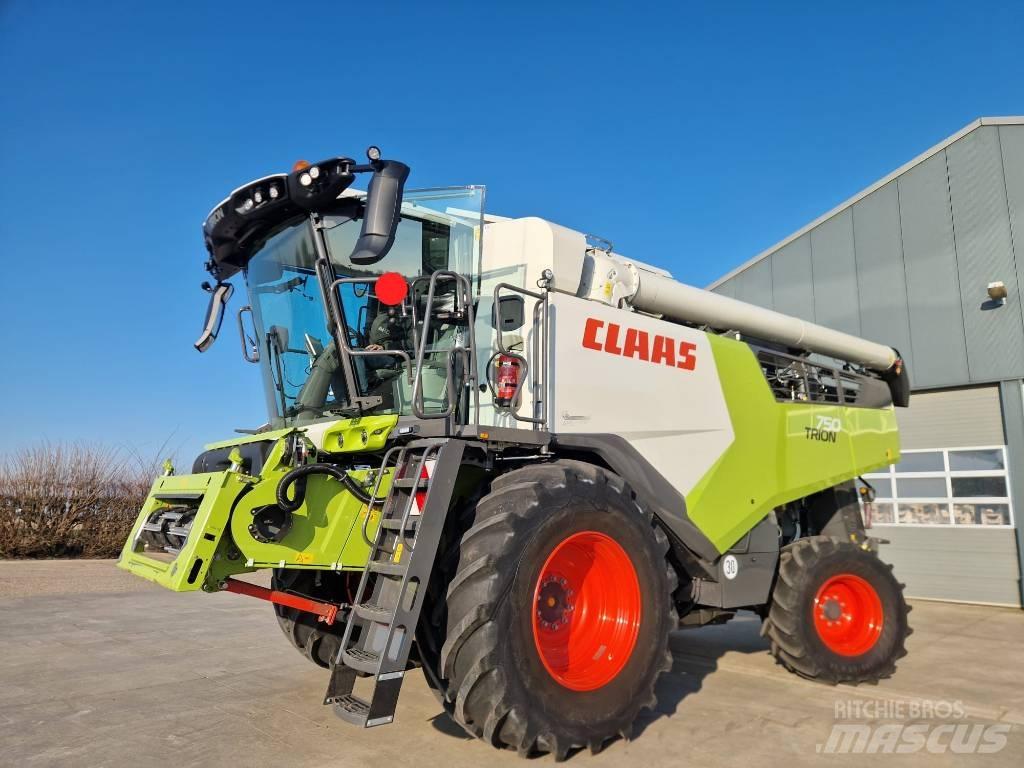 CLAAS Trion 750 聯合收穫機