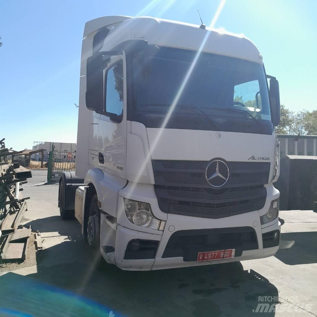 Mercedes-Benz 1842 曳引機組件