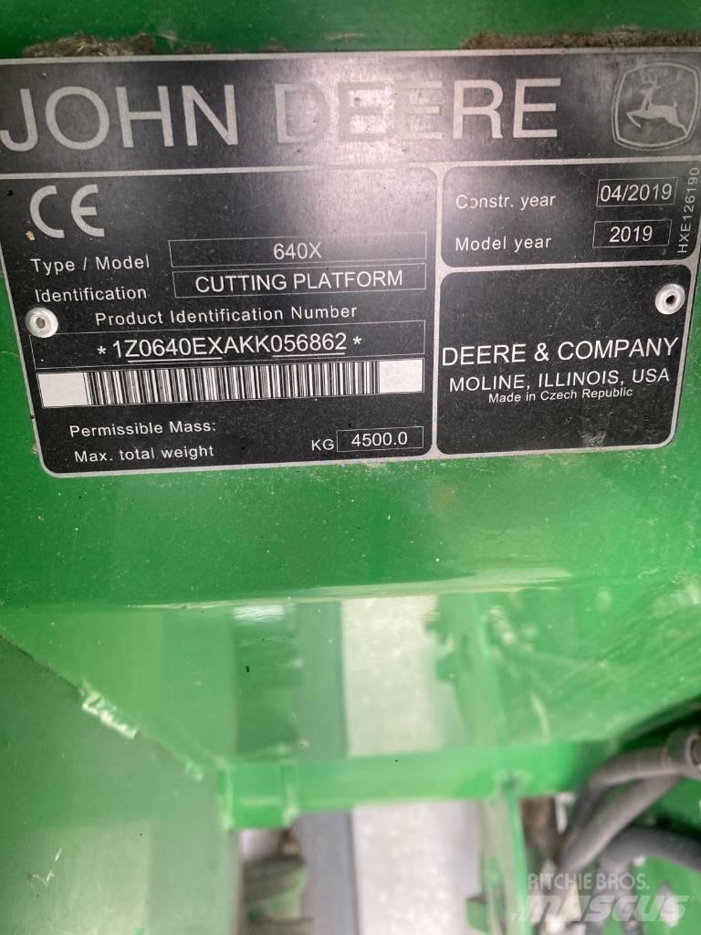 John Deere 640 X 聯合收穫機