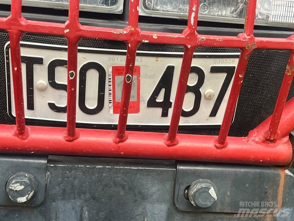 Case IH JX 70 U skog 曳引機